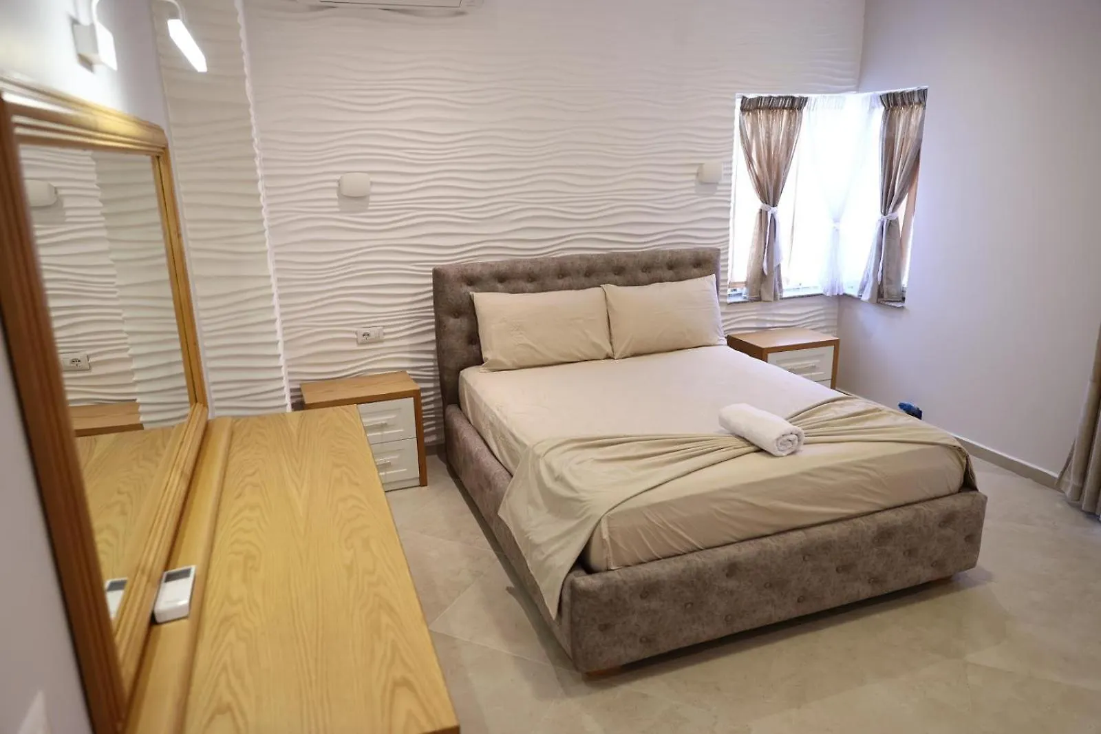 Luxury Villa 2 Km From The Sea Durres 0*,